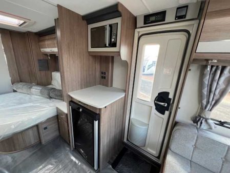 2023 Coachman VIP 575