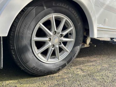 2015 Lunar Lexon 590