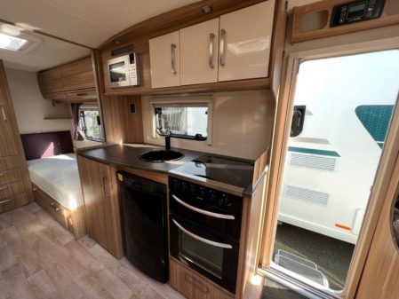 2015 Lunar Lexon 590