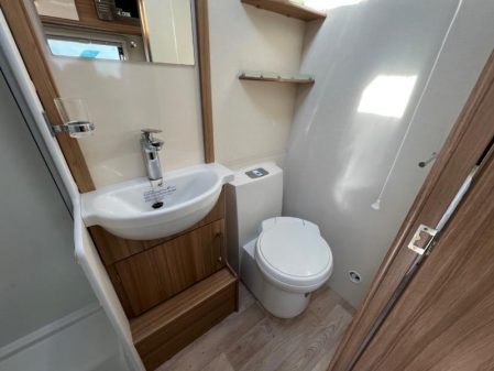 2015 Lunar Lexon 590
