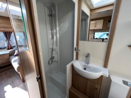 2015 Lunar Lexon 590
