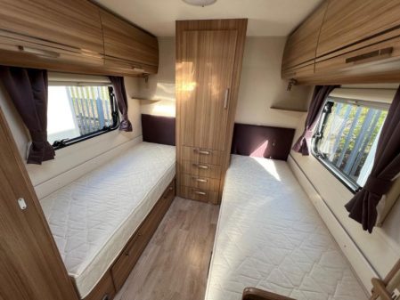 2015 Lunar Lexon 590