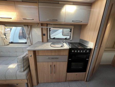 2014 Coachman Highlander 560
