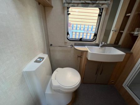 2014 Coachman Highlander 560