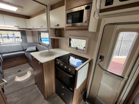 2020 Swift Searcher 674
