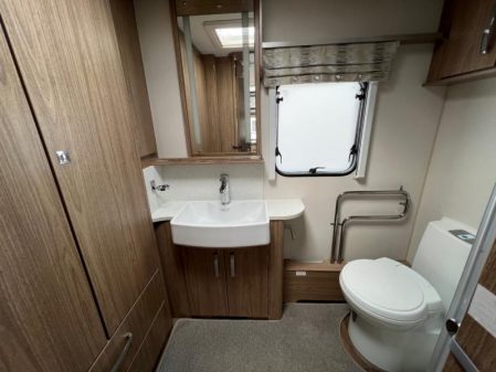 2017 Coachman VIP 460