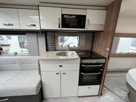 2022 Swift Conqueror 580