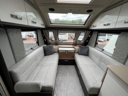 2022 Swift Conqueror 580