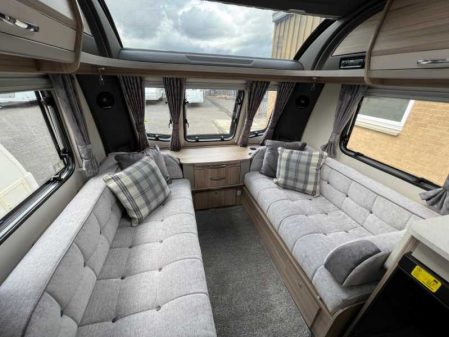 2020 Coachman Acadia Premium 565