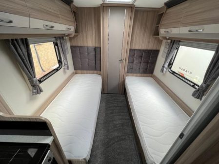 2020 Coachman Acadia Premium 565