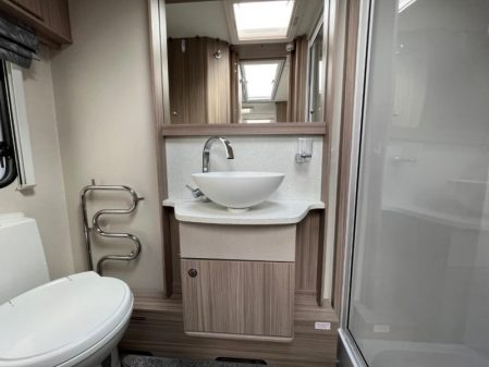 2020 Coachman Acadia Premium 565