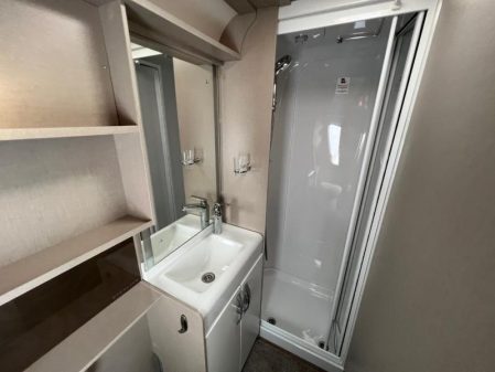 2017 Sterling Elite 630 inc Mover