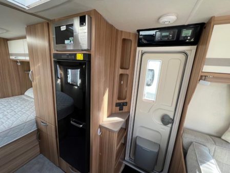 2018 Lunar Quasar 674