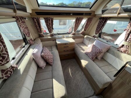 2017 Swift Conqueror 580