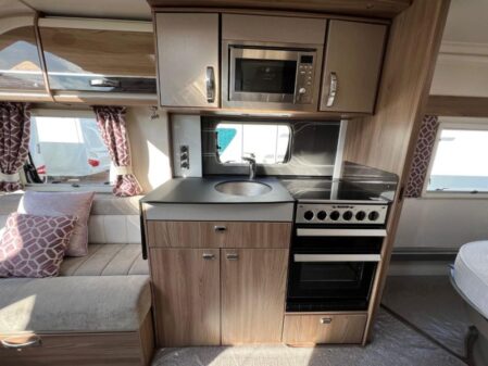 2017 Swift Conqueror 580