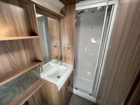 2017 Swift Conqueror 580