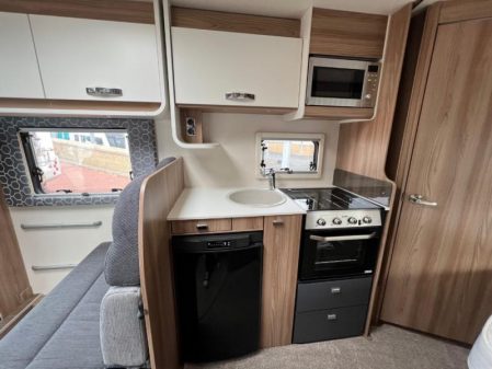 2019 Swift Searcher 664