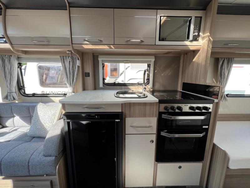 2022 Coachman Acadia 565
Incl Mover