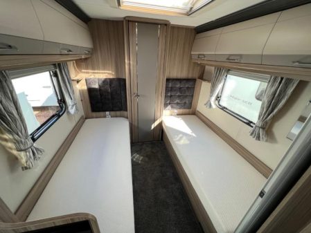2022 Coachman Acadia 565
Incl Mover