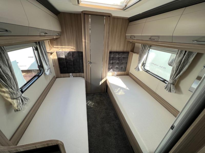2022 Coachman Acadia 565
Incl Mover