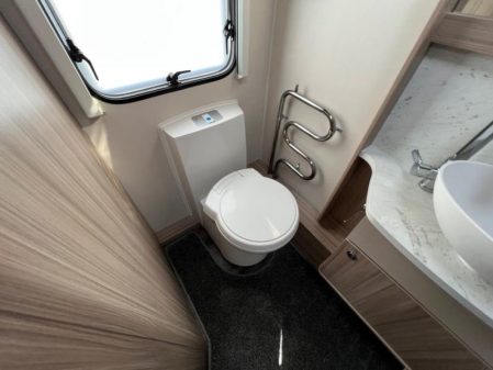 2022 Coachman Acadia 565
Incl Mover