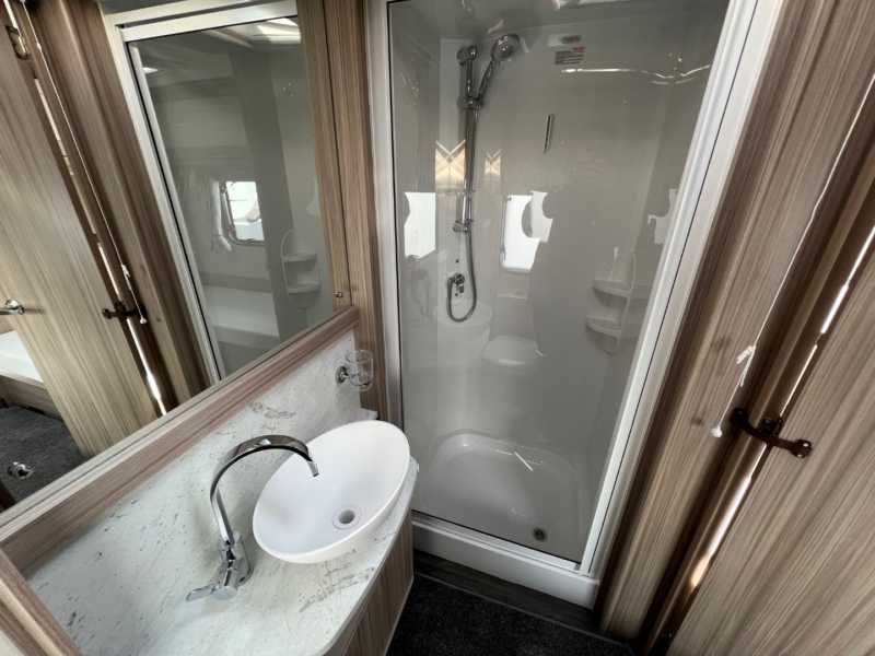 2022 Coachman Acadia 565
Incl Mover