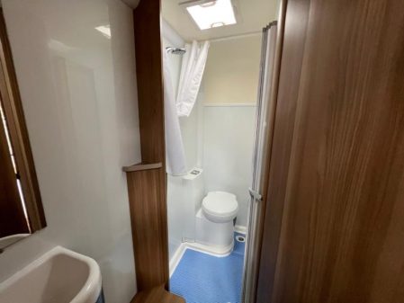 2016 Bailey Advance 640