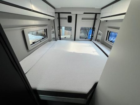 2022 Adria Twin 640 SGX Automatic