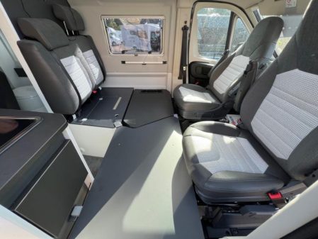 2022 Adria Twin 640 SGX Automatic