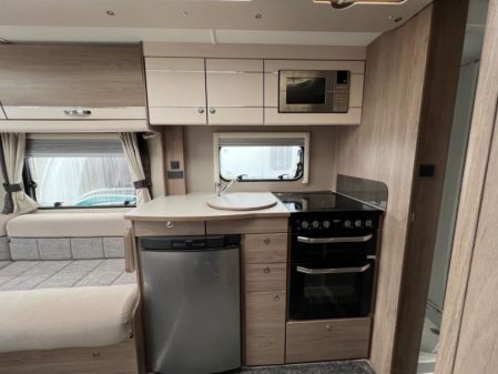 2018 Compass Connoisseur 550