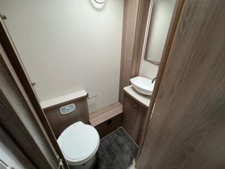 2018 Compass Connoisseur 550