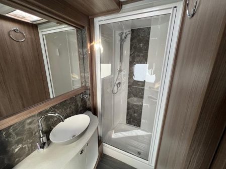 2024 Coachman VIP 675