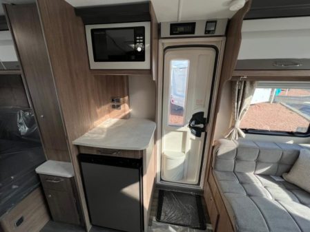 2024 Coachman VIP 575