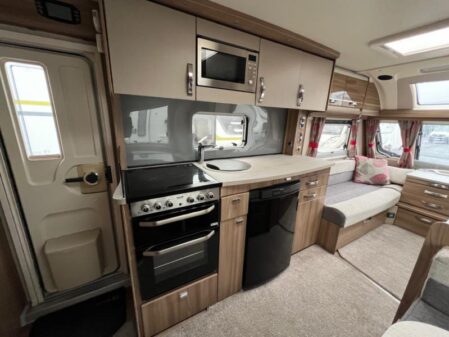 2017 Swift Challenger 530