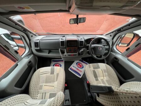 2008 Auto-Trail Apache 700