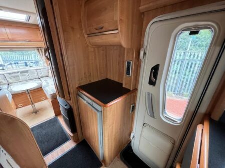 2008 Auto-Trail Apache 700