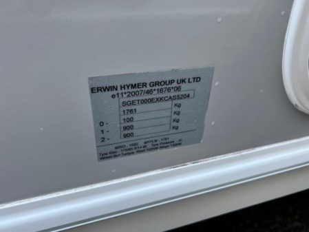 2019 Compass Connoisseur 840