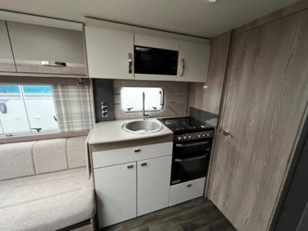 2024 Swift Challenger 650 SE