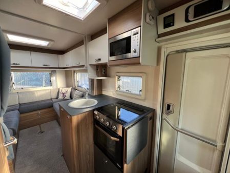2019 Swift Escape 674 Automatic