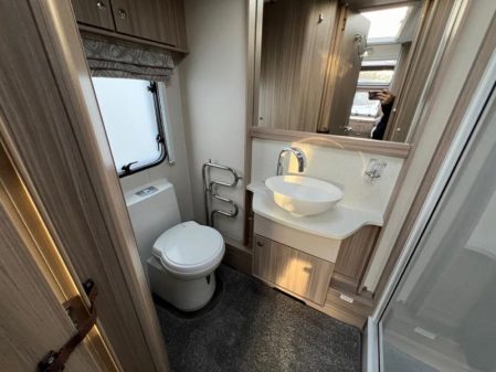 2019 Coachman Pastiche 565 Incl Mover