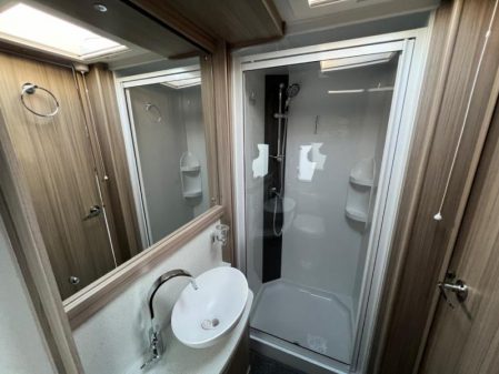 2019 Coachman Pastiche 565 Incl Mover