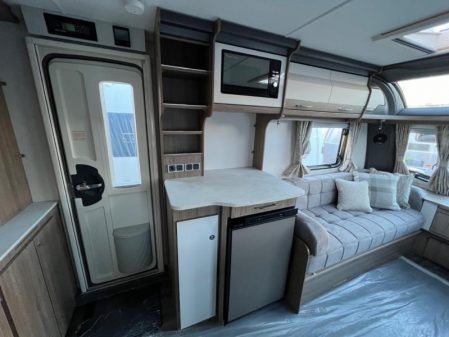 2024 Coachman VIP 460