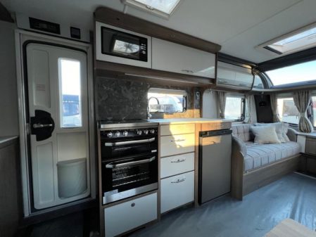 2024 Coachman VIP 520