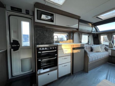 2024 Coachman VIP 520