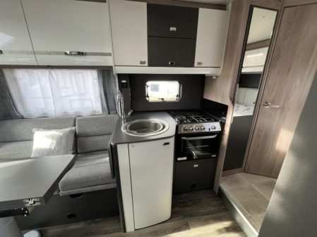 2024 Swift Voyager 564 Auto