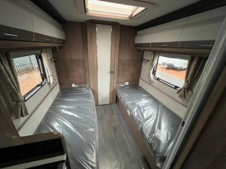 2024 Coachman VIP 565