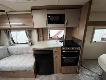 2015 Swift CHALLENGER 584