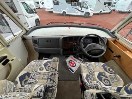 2000 Hymer B644