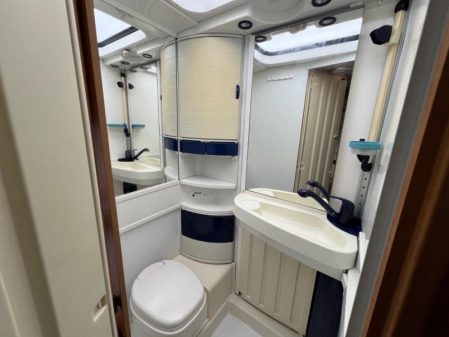 2000 Hymer B644