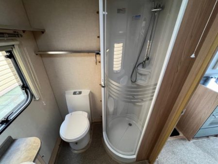 2012 Coachman Amara 520 c/w Mover
